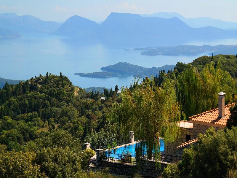 Lefkada By Omikron Selections Vavkerí